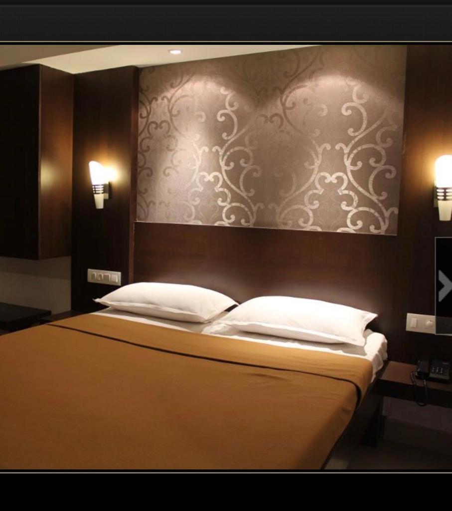 Hotel Aashraya Mysore Bagian luar foto