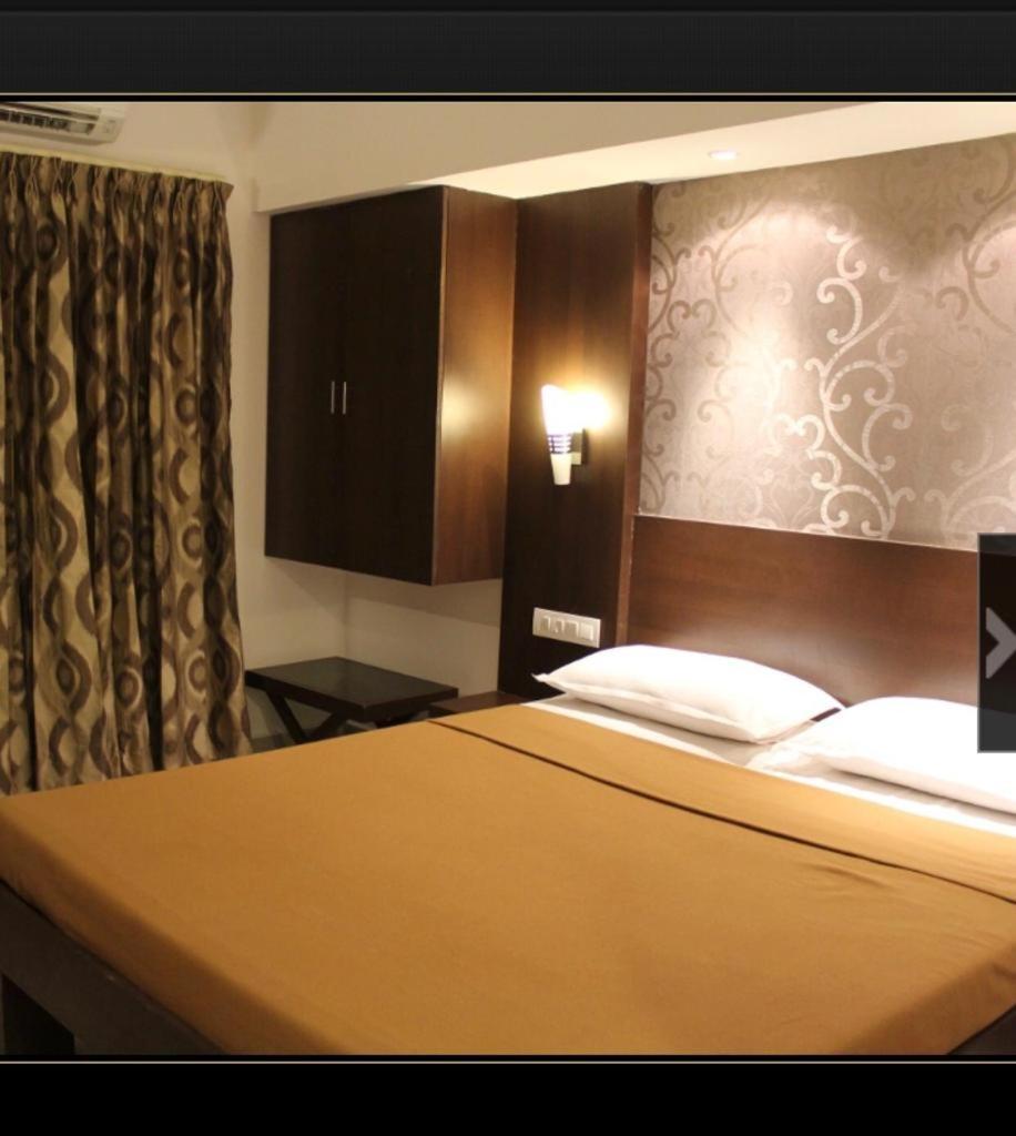 Hotel Aashraya Mysore Bagian luar foto
